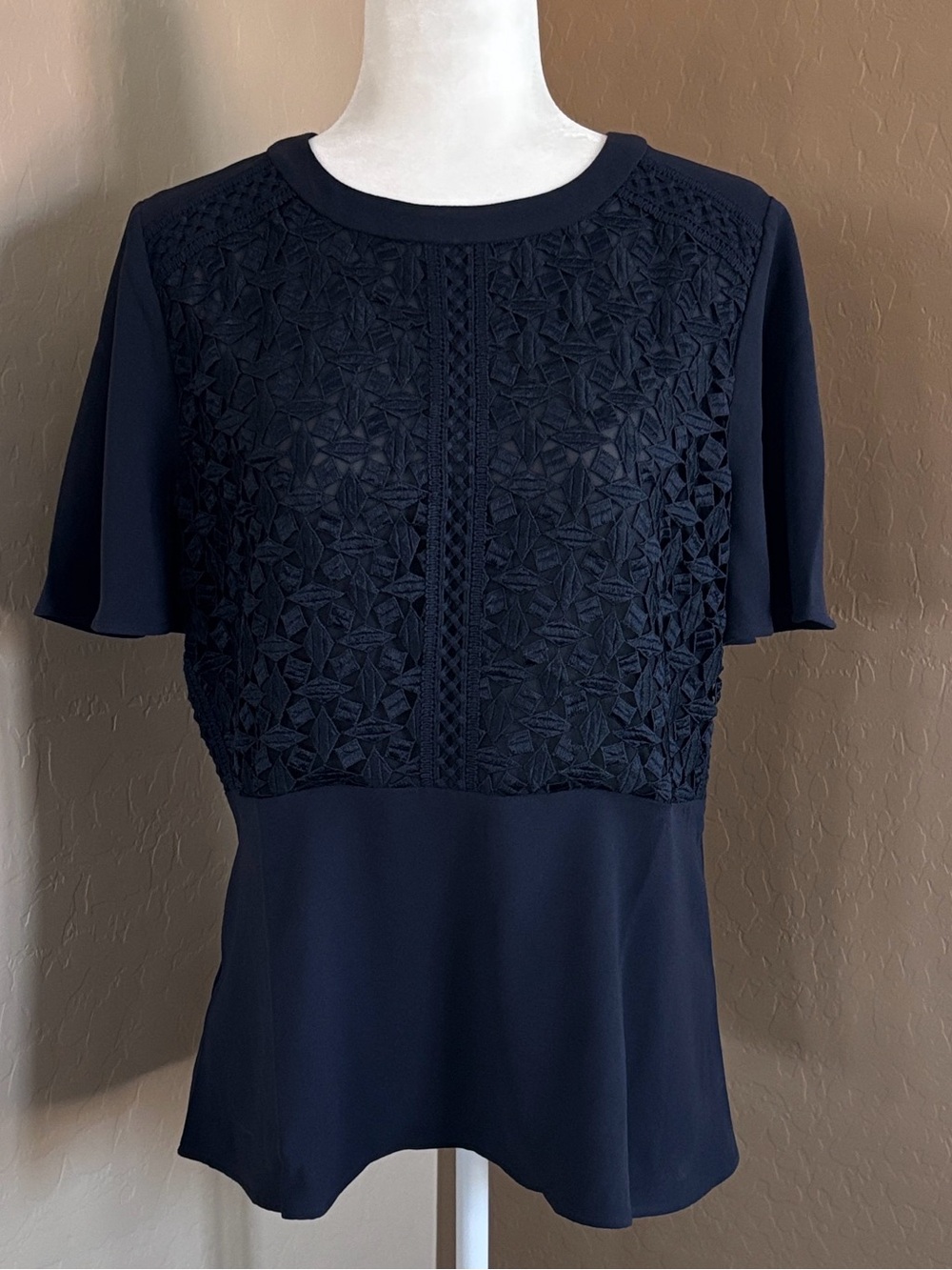 ANN TAYLOR 💙 Lace Detail Short Sleeve Blouse